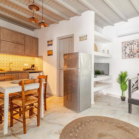 Elenitas Beach House In Ornos Kültér fotó